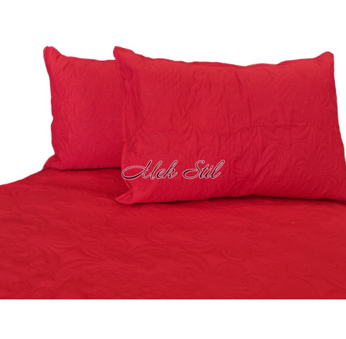 Покривало за легло с калъфки в цвят червен